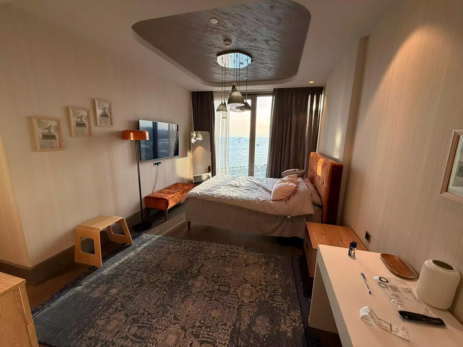 YEDİMAVİ PANAROMİK DENİZ MANZARALI EŞYALI SATILIK 5+1 DAİRE