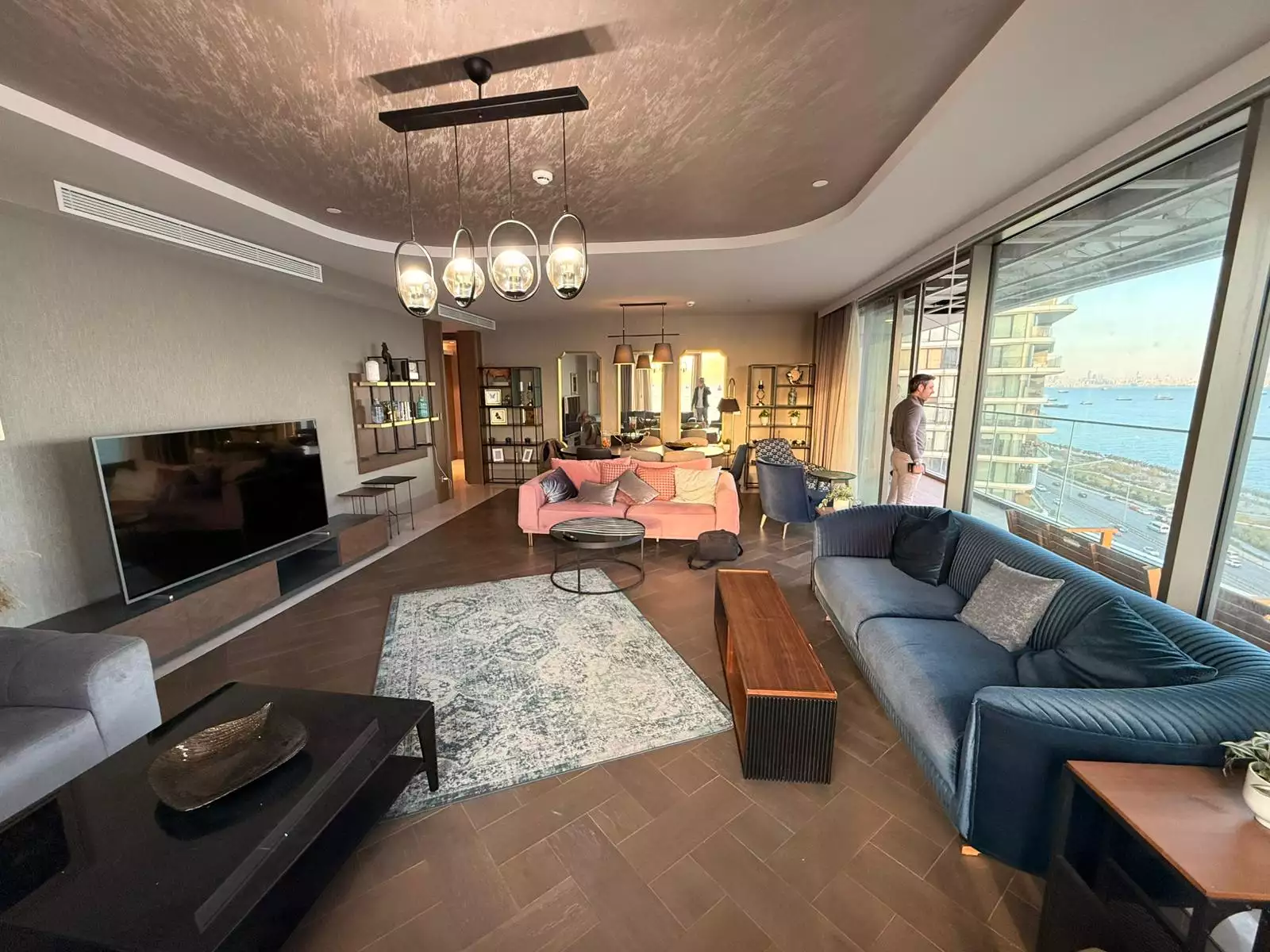 YEDİMAVİ PANAROMİK DENİZ MANZARALI EŞYALI SATILIK 5+1 DAİRE