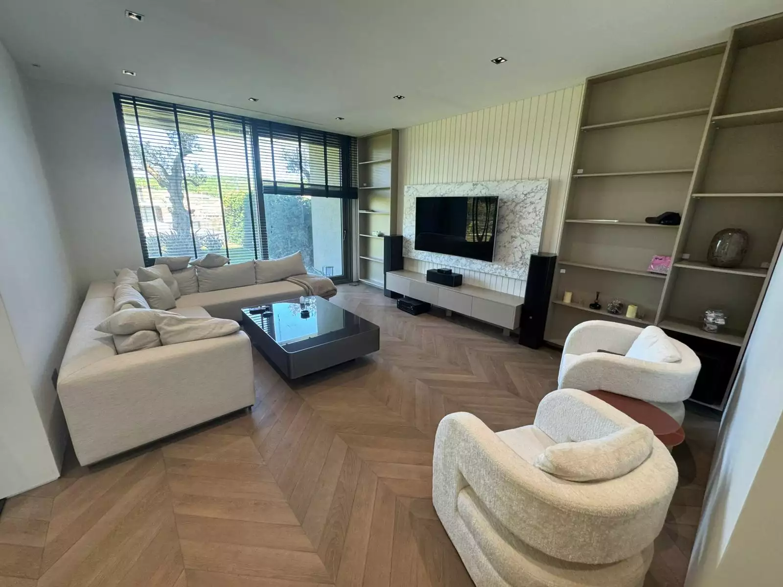 TAPULU-RİVA DÜŞLER VADİSİNDE ÖZEL TASARIM 4+1 SATILIK VİLLA