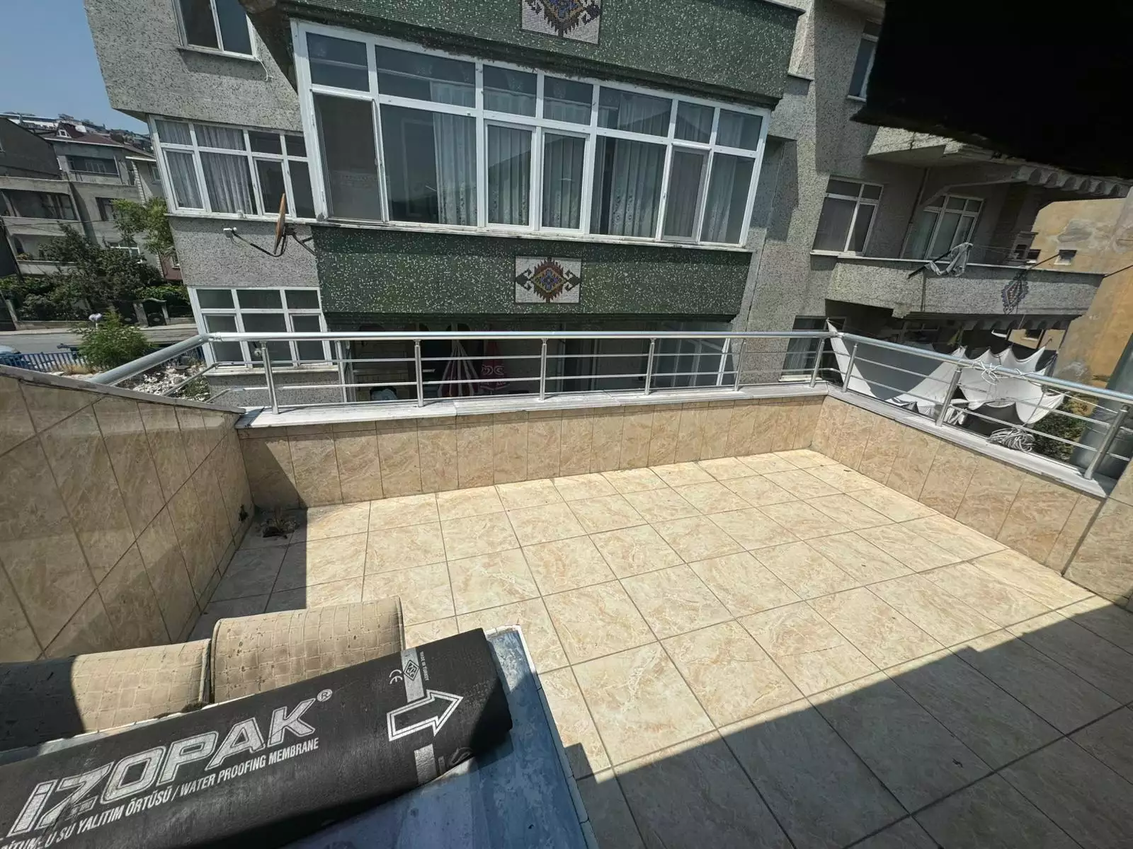 BEYLİKDÜZÜ YAKUPLU'DA ANA CADDE ÜZERİNDE 3+2 SATILIK DUBLEKS