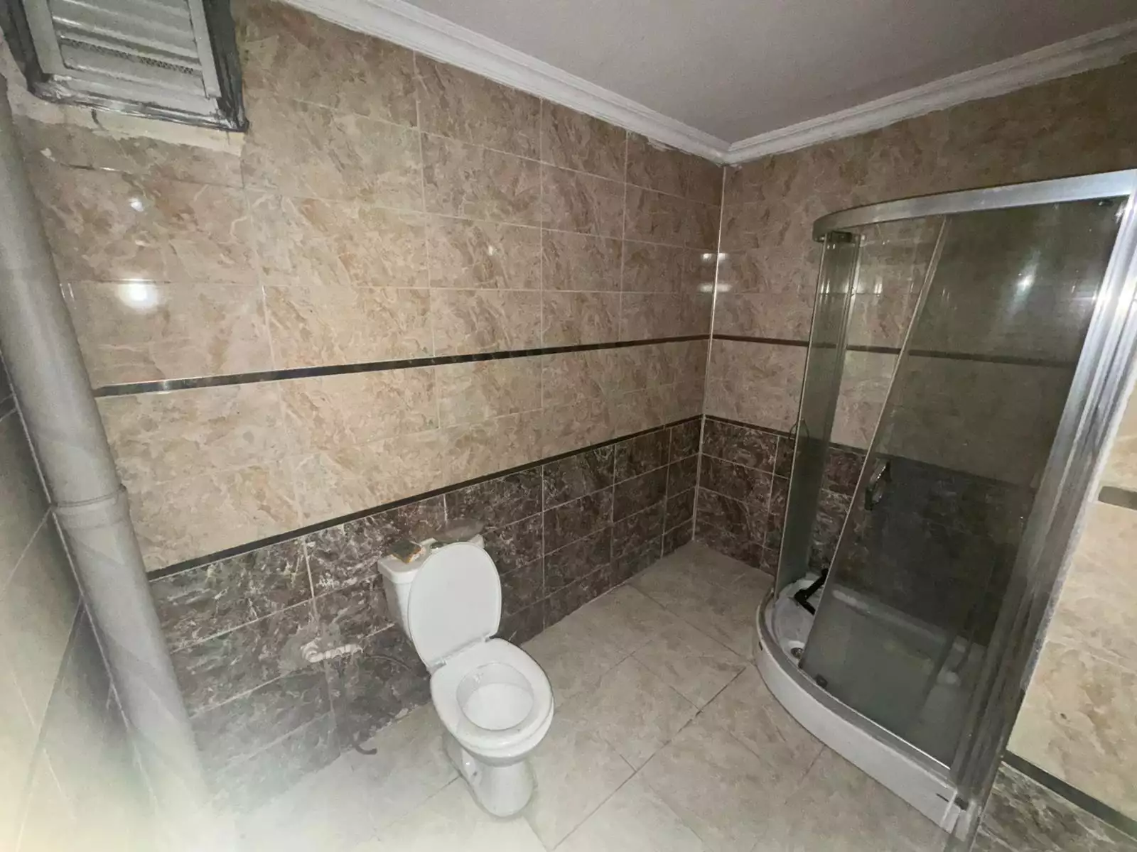 BEYLİKDÜZÜ YAKUPLU'DA ANA CADDE ÜZERİNDE 3+2 SATILIK DUBLEKS