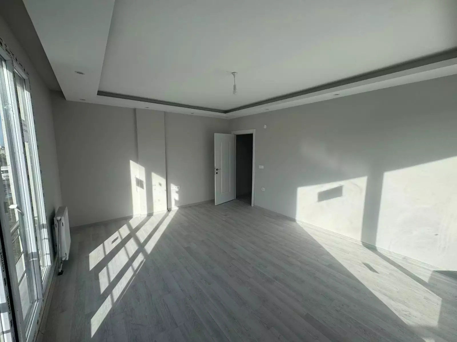 KUMBURGAZDA YENİ BİNADA DENİZ MANZARALI SATILIK 2+1 DAİRE