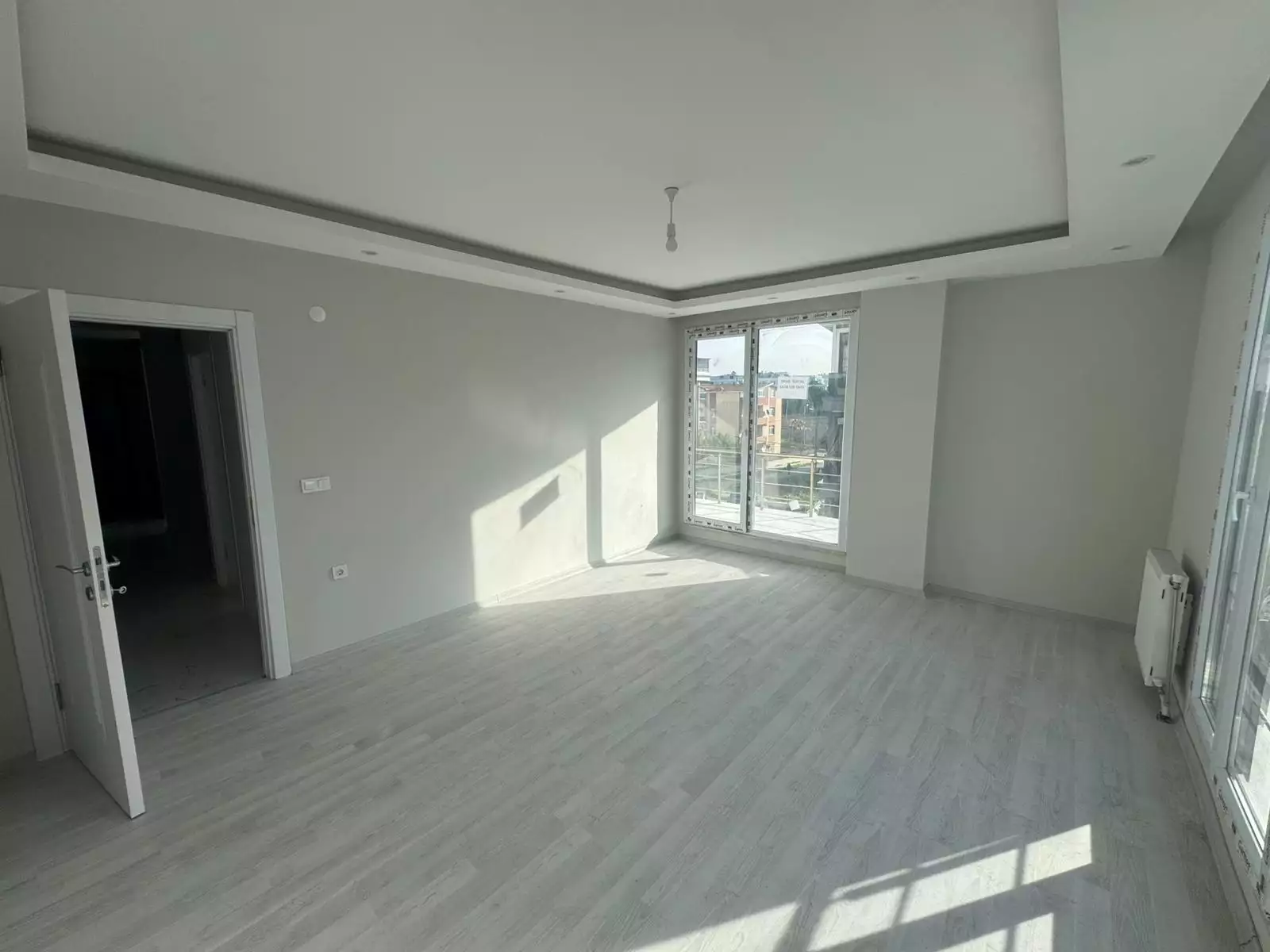 KUMBURGAZDA YENİ BİNADA DENİZ MANZARALI SATILIK 2+1 DAİRE