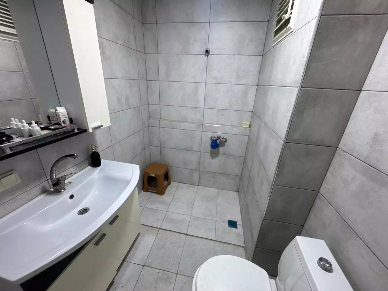 AVCILARDA 2 AYRI GİRİŞLİ SATILIK DUBLEKS DAİRE (ÇATI PİYESİ YOK)