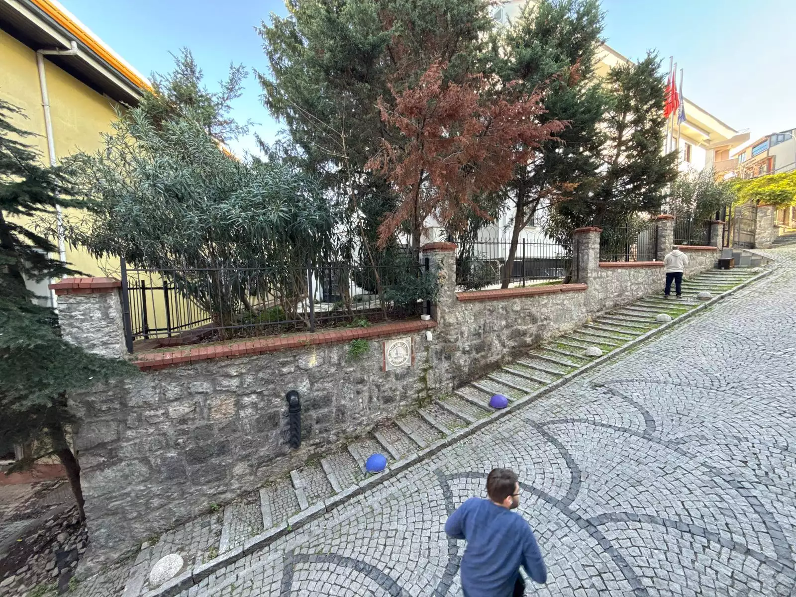 ÜSKÜDAR SAHİLE 5 DK MESAFEDE SATILIK 2+1 DAİRE