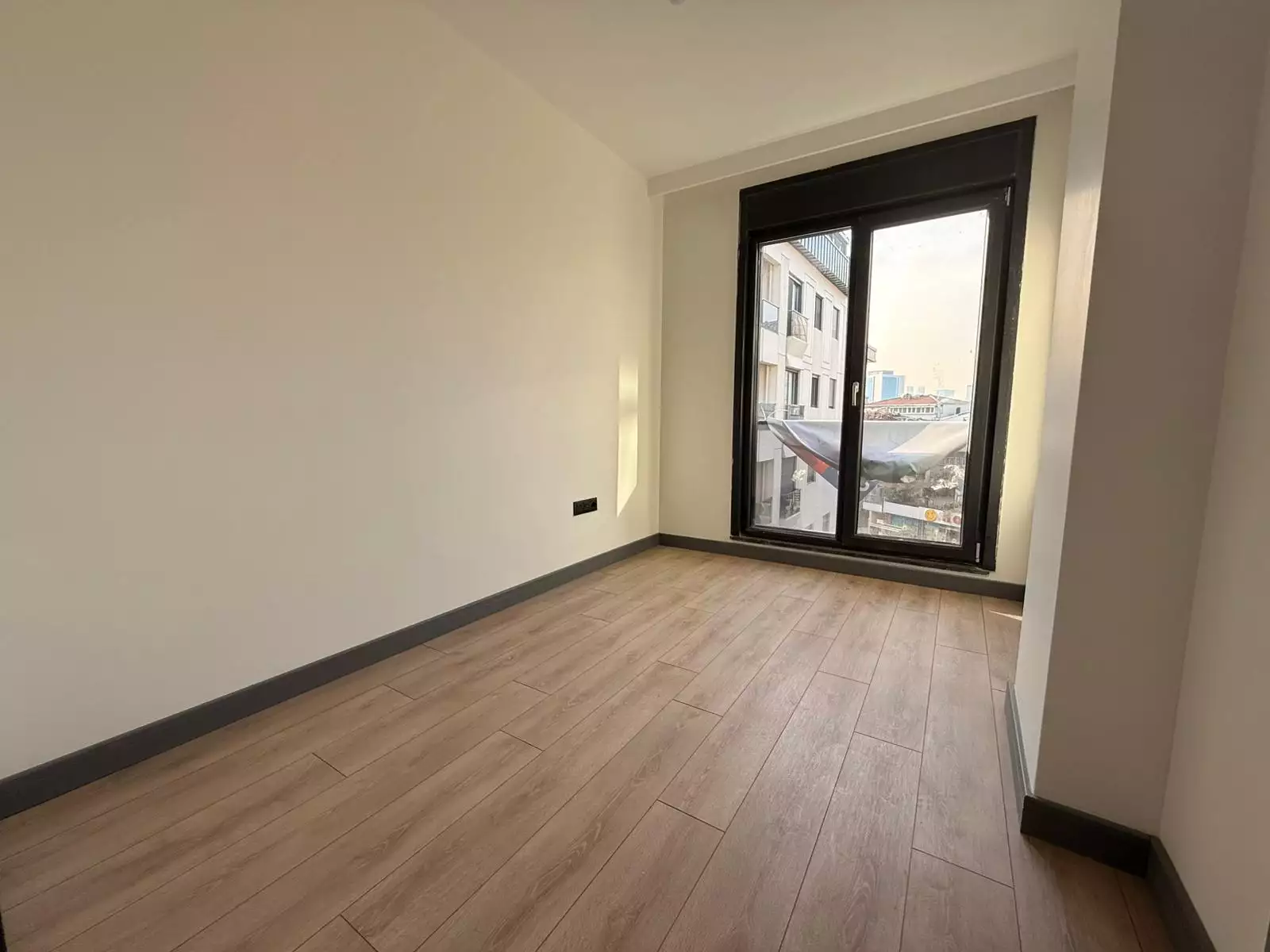 BEŞİKTAŞ DİKİLİTAŞ YENİ BİNADA DENİZ MANZARALI SATILIK 3+1 DAİRE