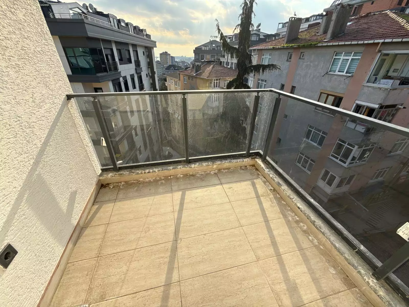 BEŞİKTAŞ DİKİLİTAŞ YENİ BİNADA DENİZ MANZARALI SATILIK 4+2 DAİRE