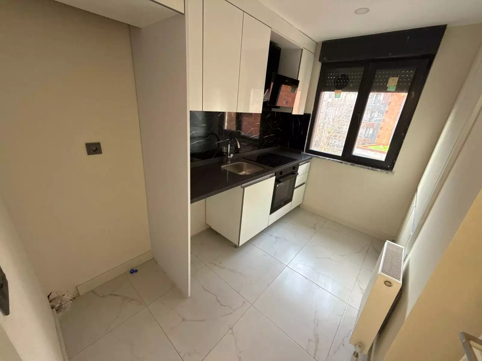 BEŞİKTAŞ DİKİLİTAŞ YENİ BİNADA DENİZ MANZARALI SATILIK 4+2 DAİRE