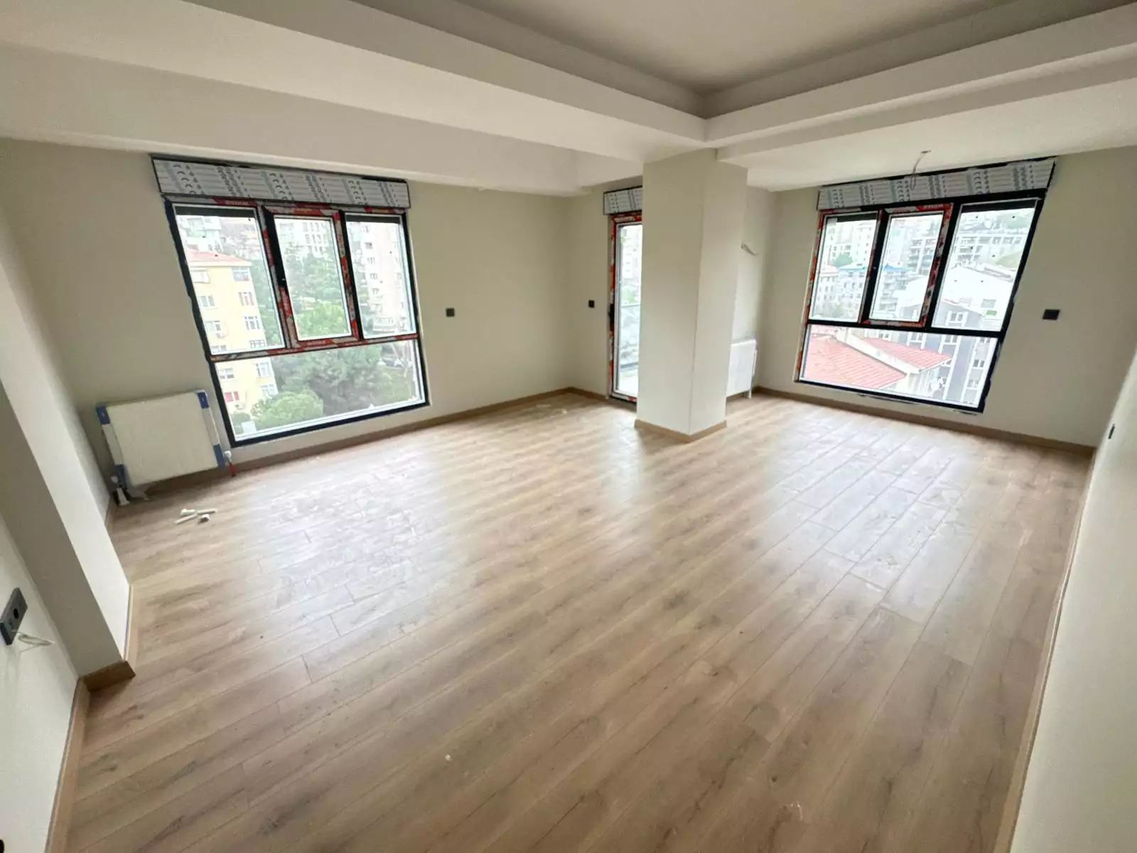 BEŞİKTAŞ DİKİLİTAŞ'TA OTOPARKLI YENİ BİNADA SATILIK 3+1 DAİRE