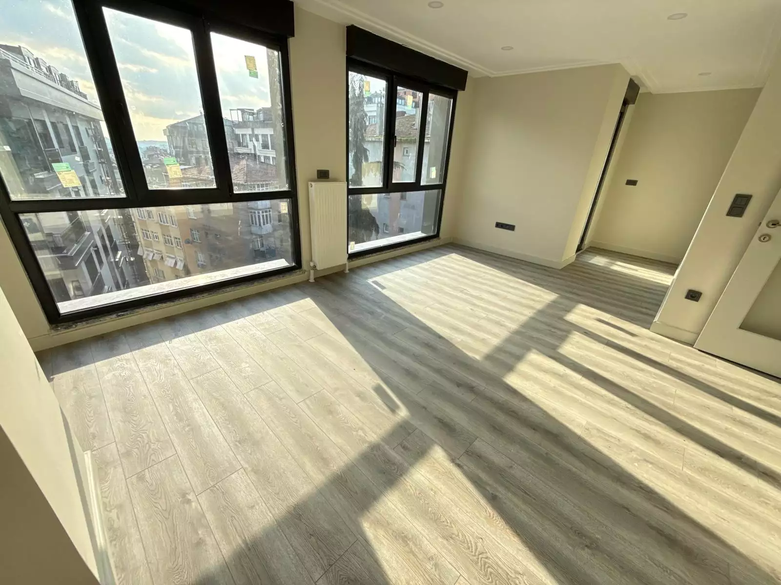 BEŞİKTAŞ DİKİLİTAŞ YENİ BİNADA DENİZ MANZARALI SATILIK 4+2 DAİRE