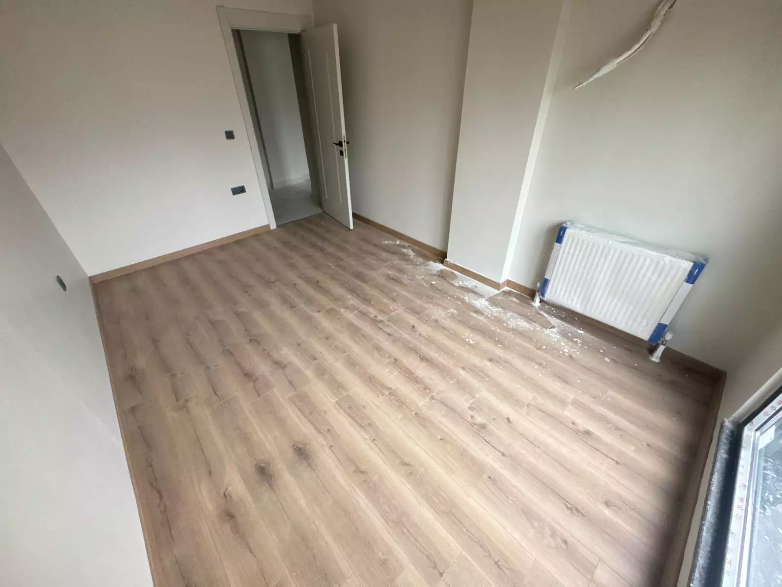 BEŞİKTAŞ DİKİLİTAŞ'TA OTOPARKLI YENİ BİNADA SATILIK 3+1 DAİRE