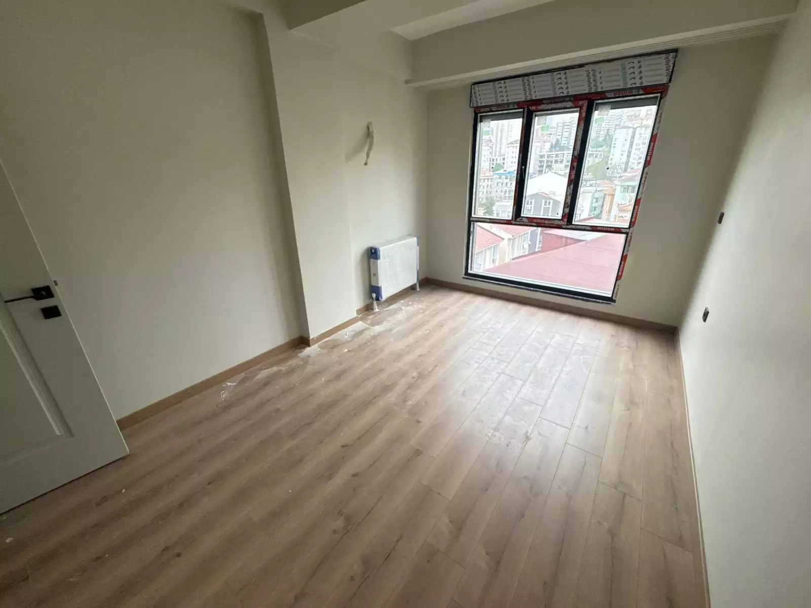 BEŞİKTAŞ DİKİLİTAŞ'TA OTOPARKLI YENİ BİNADA SATILIK 3+1 DAİRE