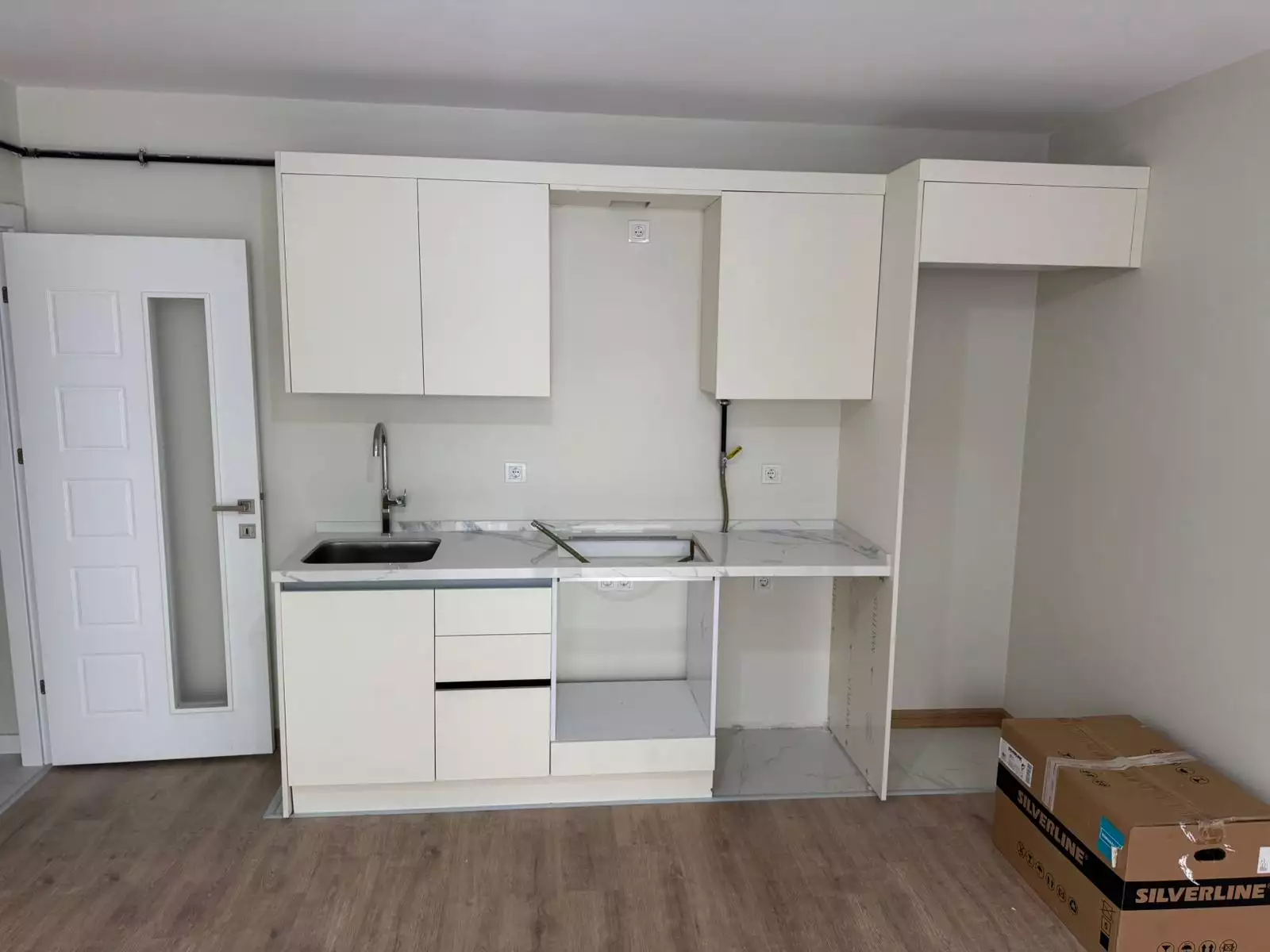 BEYOĞLU KASIMPAŞADA SIFIR YENİ BİNADA SATILIK 2+1 DAİRE
