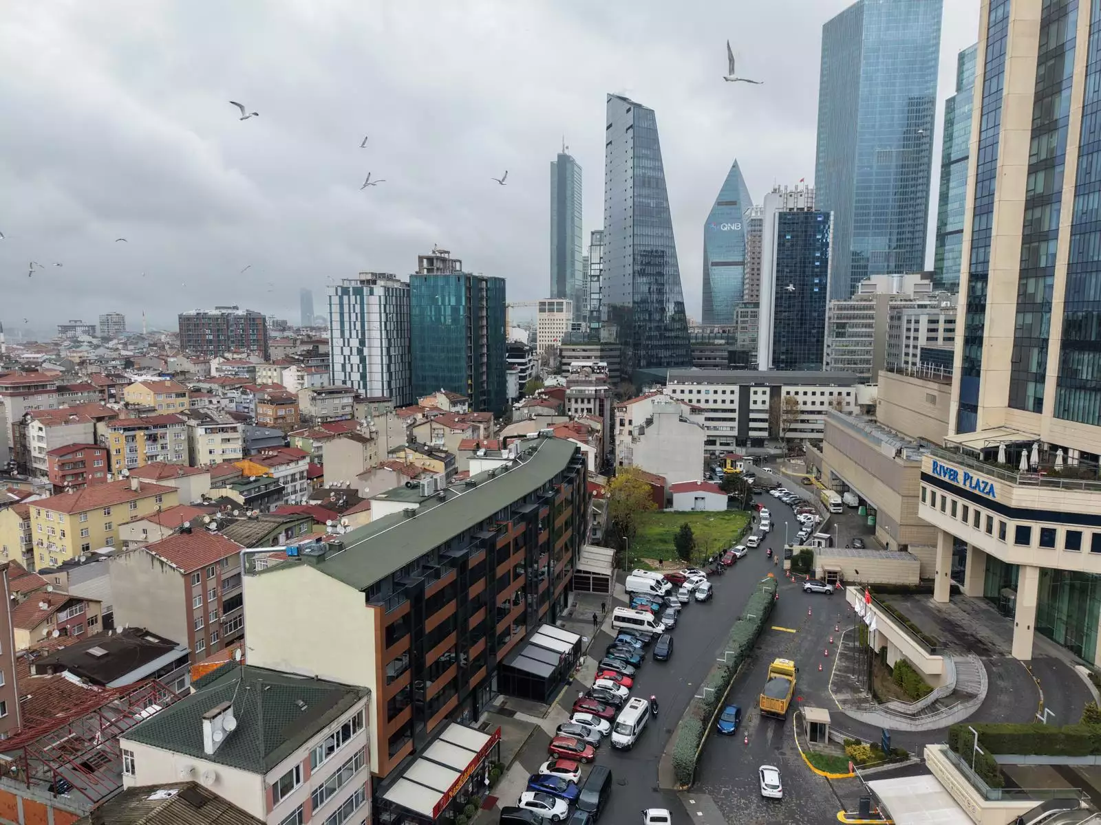 LEVENT KANYON AVM YANINDA REZİDANSTA SATILIK 1+1 DAİRE