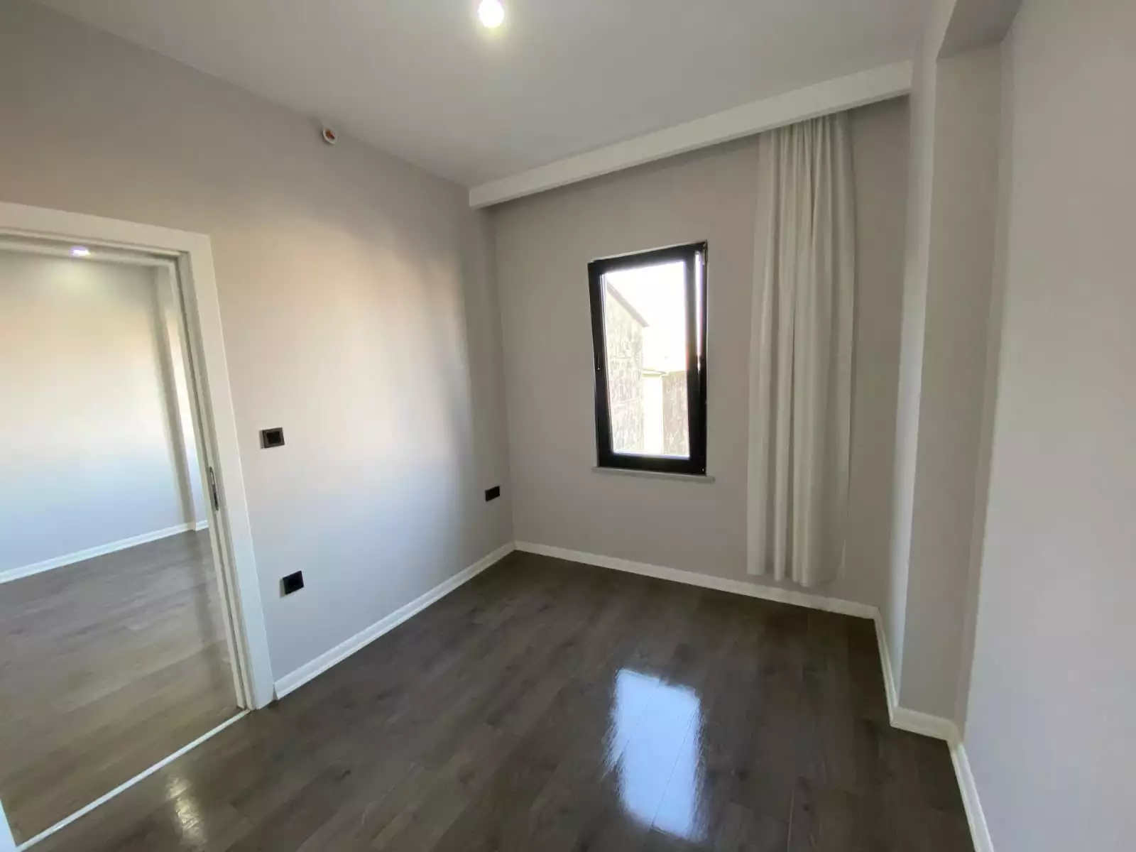 LEVENT KANYON AVM YANINDA REZİDANSTA SATILIK 1+1 DAİRE