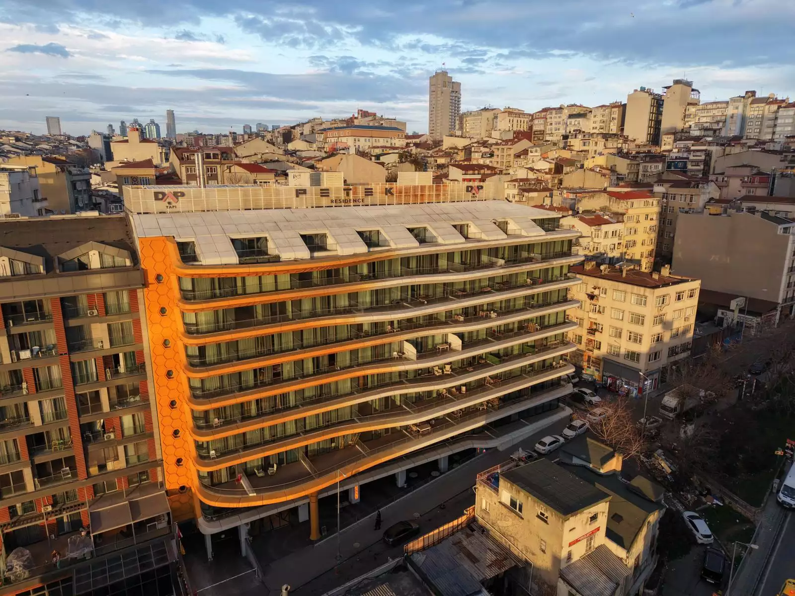 TAKSİM PETEK RESİDENCE'DA 2+1 SATILIK DAİRE