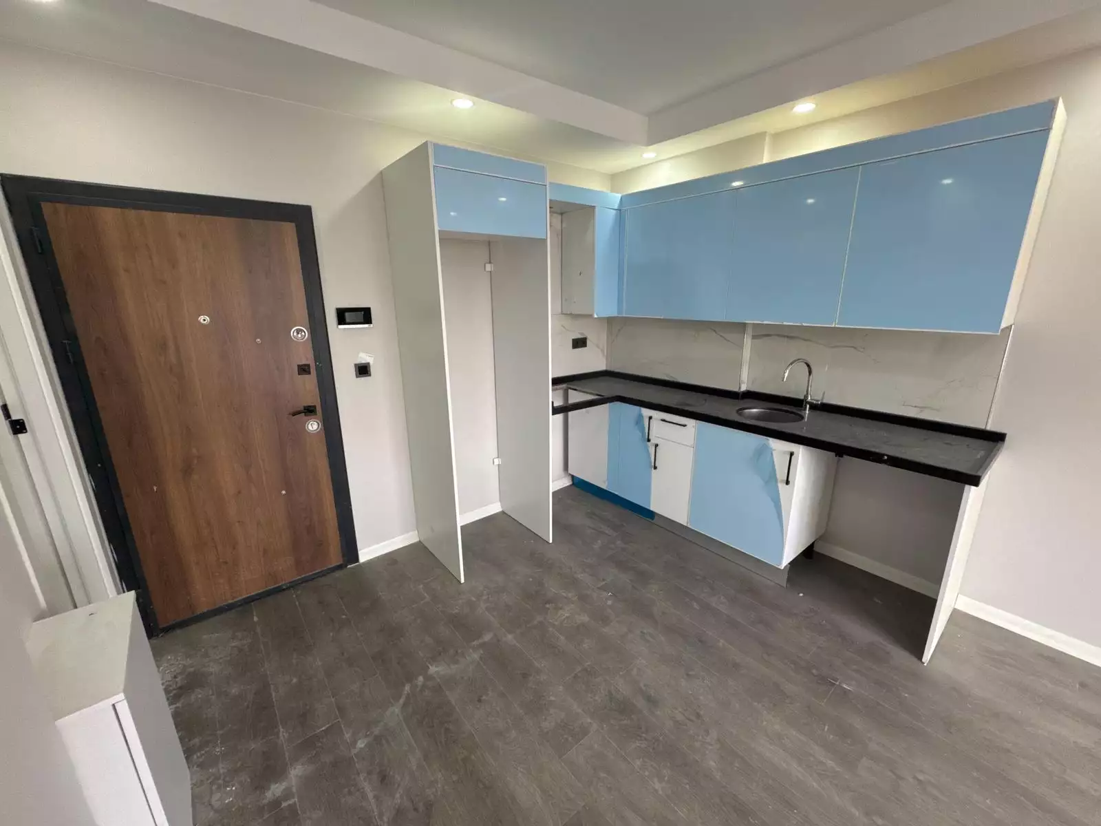 LEVENT KANYON AVM YANINDA REZİDANSTA SATILIK 1+1 DAİRE