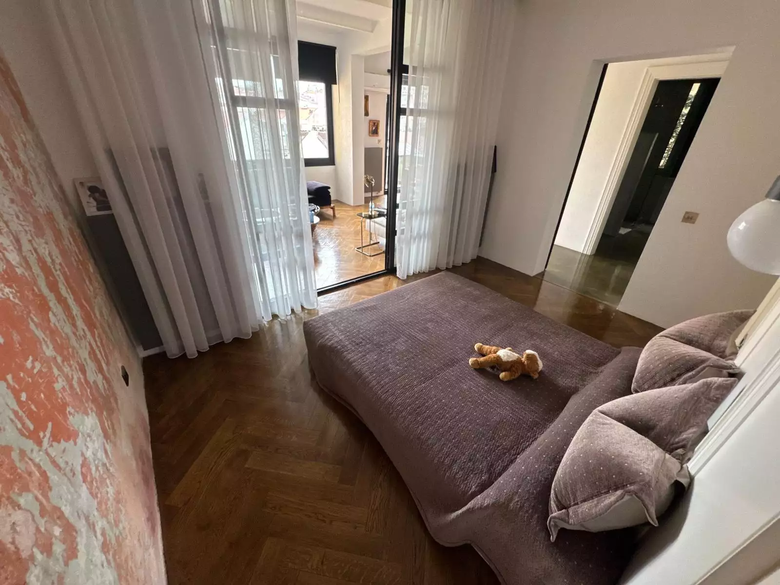 BEŞİKTAŞ'TA DENİZ MANZARALI ÖZEL TASARIM SATILIK 2+1 DAİRE