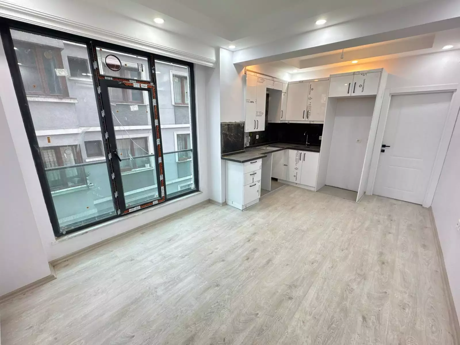 KAĞITHANE TALATPAŞA CADDE ÜZERİNDE YENİ BİNADA KİRALIK 1+1 DAİRE