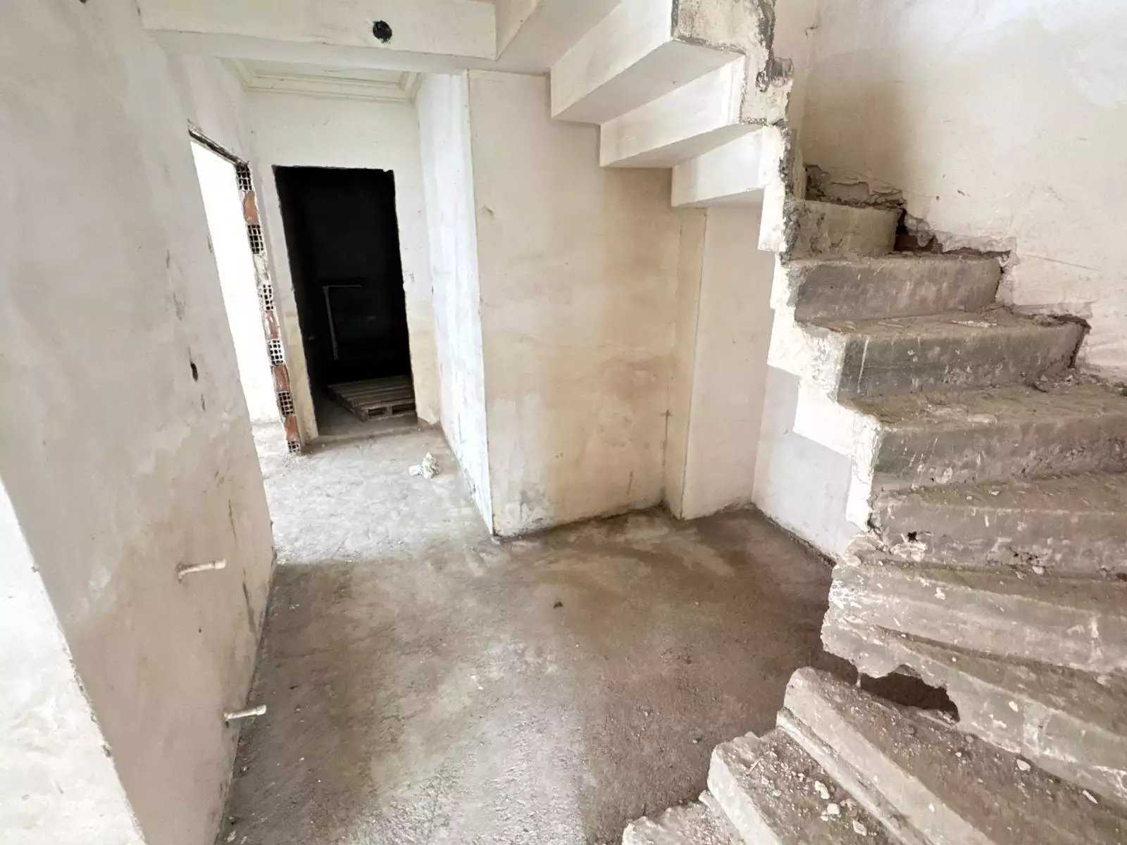 KARTEPE ARSLANBEY KONAKLARINDA SATILIK NATAMAM 5+1 BAHÇE DUBLEKS