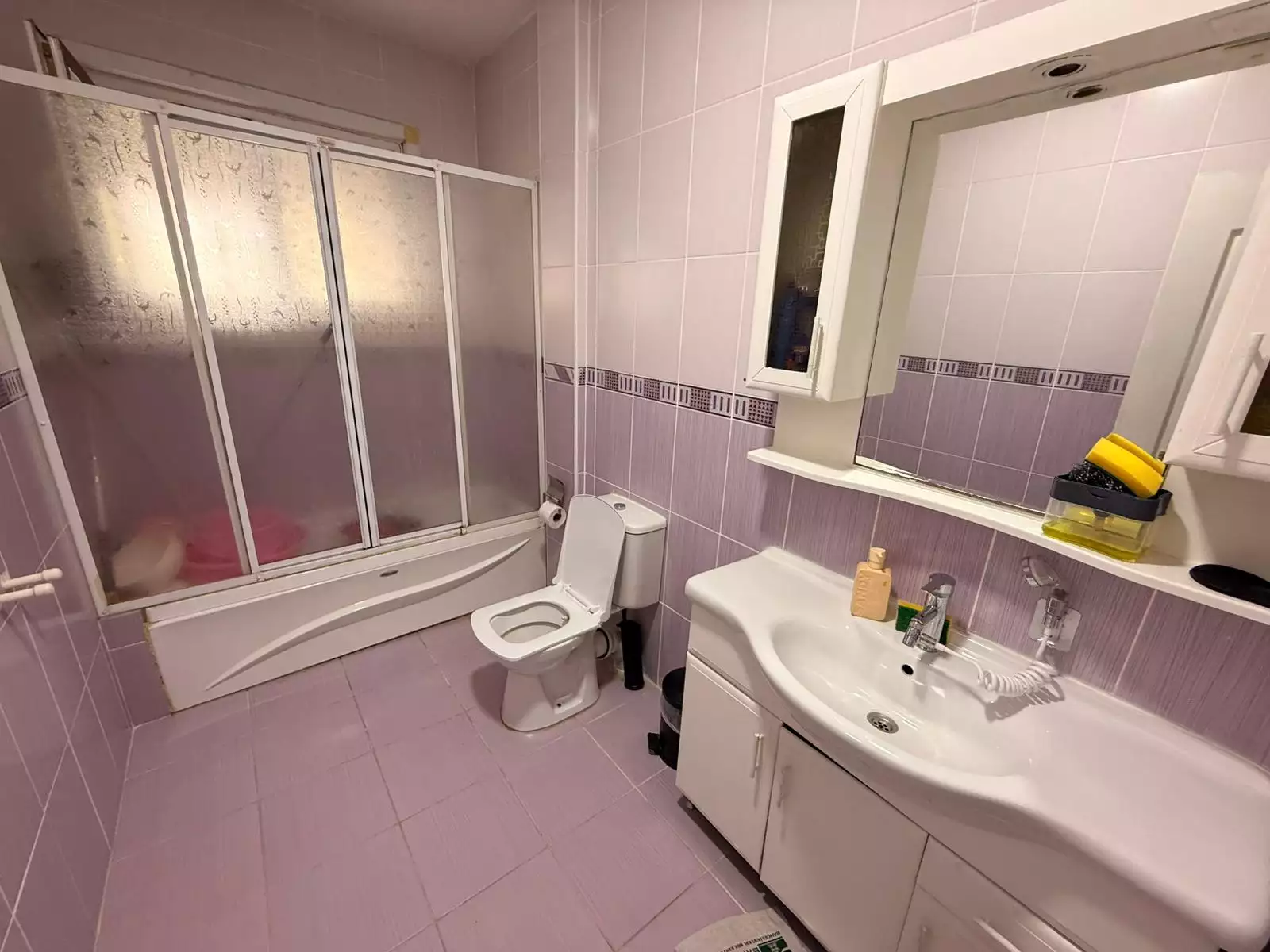 BAHÇELİEVLERDE SİTE İÇİNDE BAHÇELİ 2 KATLI SATILIK MÜSTAKİL EV