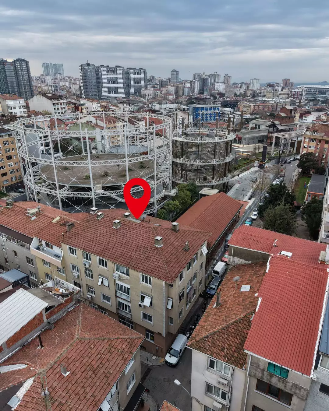 KADIKÖY HASANPAŞA'DA GAZHANE'NİN YANINDA KİRALIK 160 M2 DÜKKAN