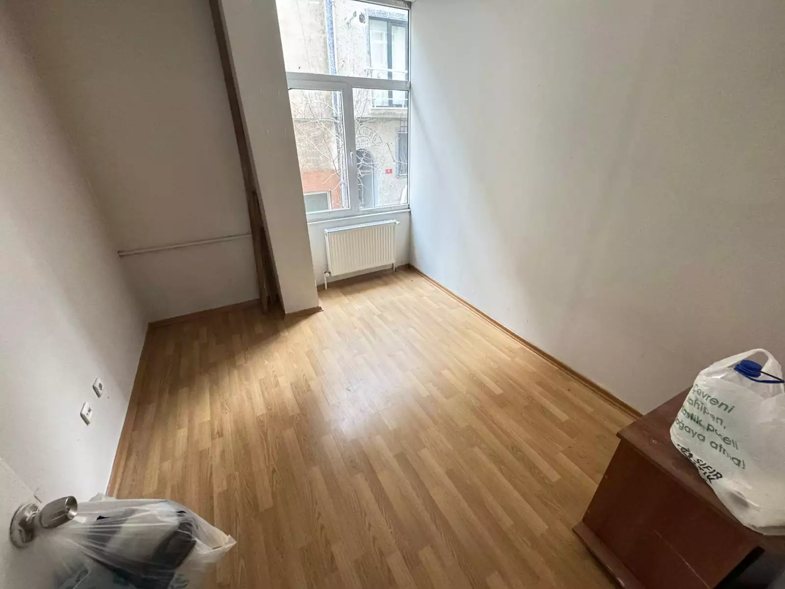 KADIKÖY HASANPAŞA'DA GAZHANE'NİN YANINDA KİRALIK 160 M2 DÜKKAN