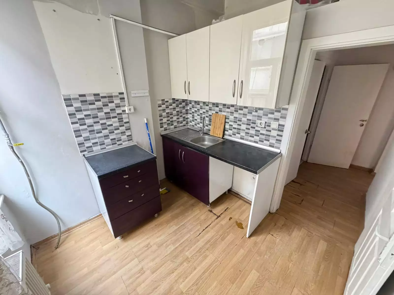 KADIKÖY HASANPAŞA'DA GAZHANE'NİN YANINDA SATILIK 160 M2 DÜKKAN