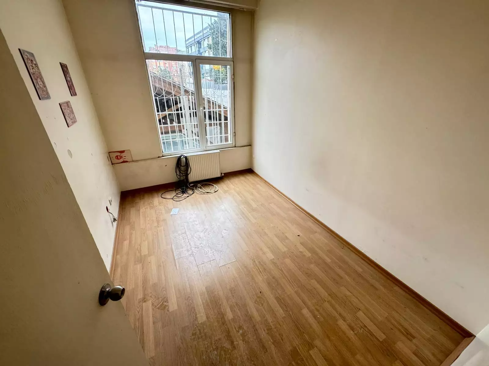 KADIKÖY HASANPAŞA'DA GAZHANE'NİN YANINDA KİRALIK 160 M2 DÜKKAN