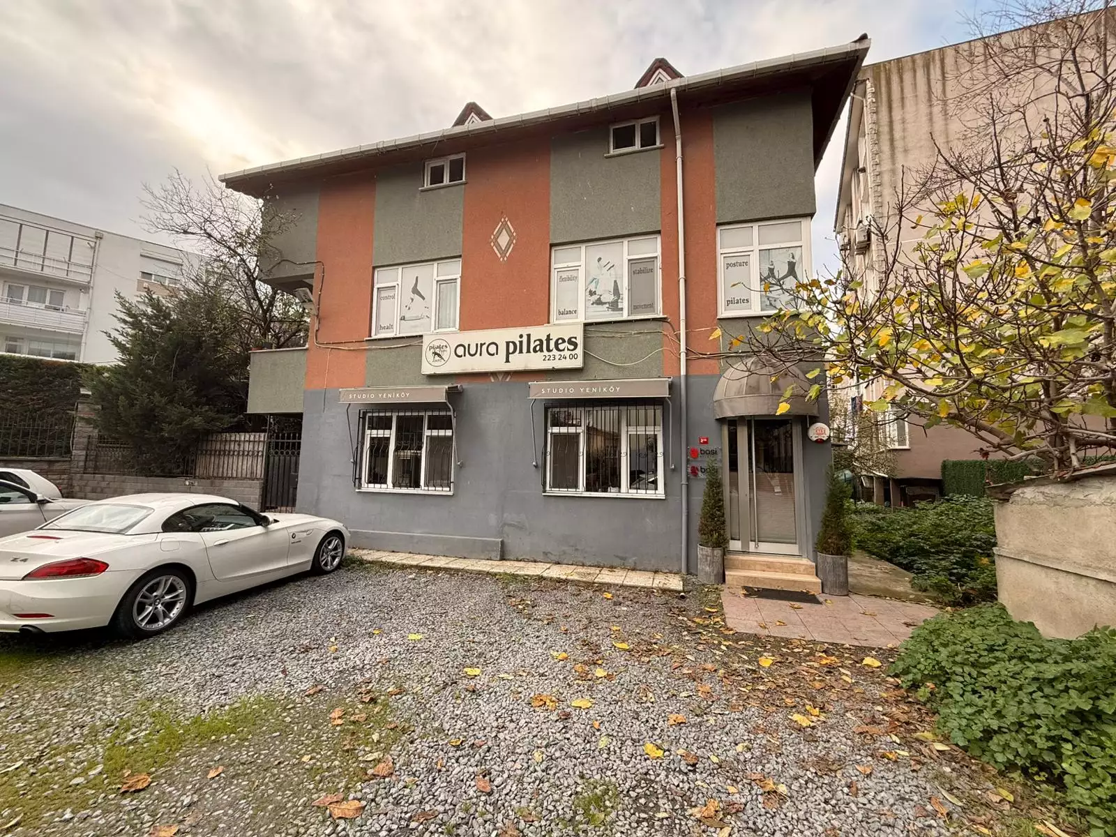 YENİKÖY'DE SAHİLE 100 METRE MESAFEDE SATILIK 2+1 DAİRE