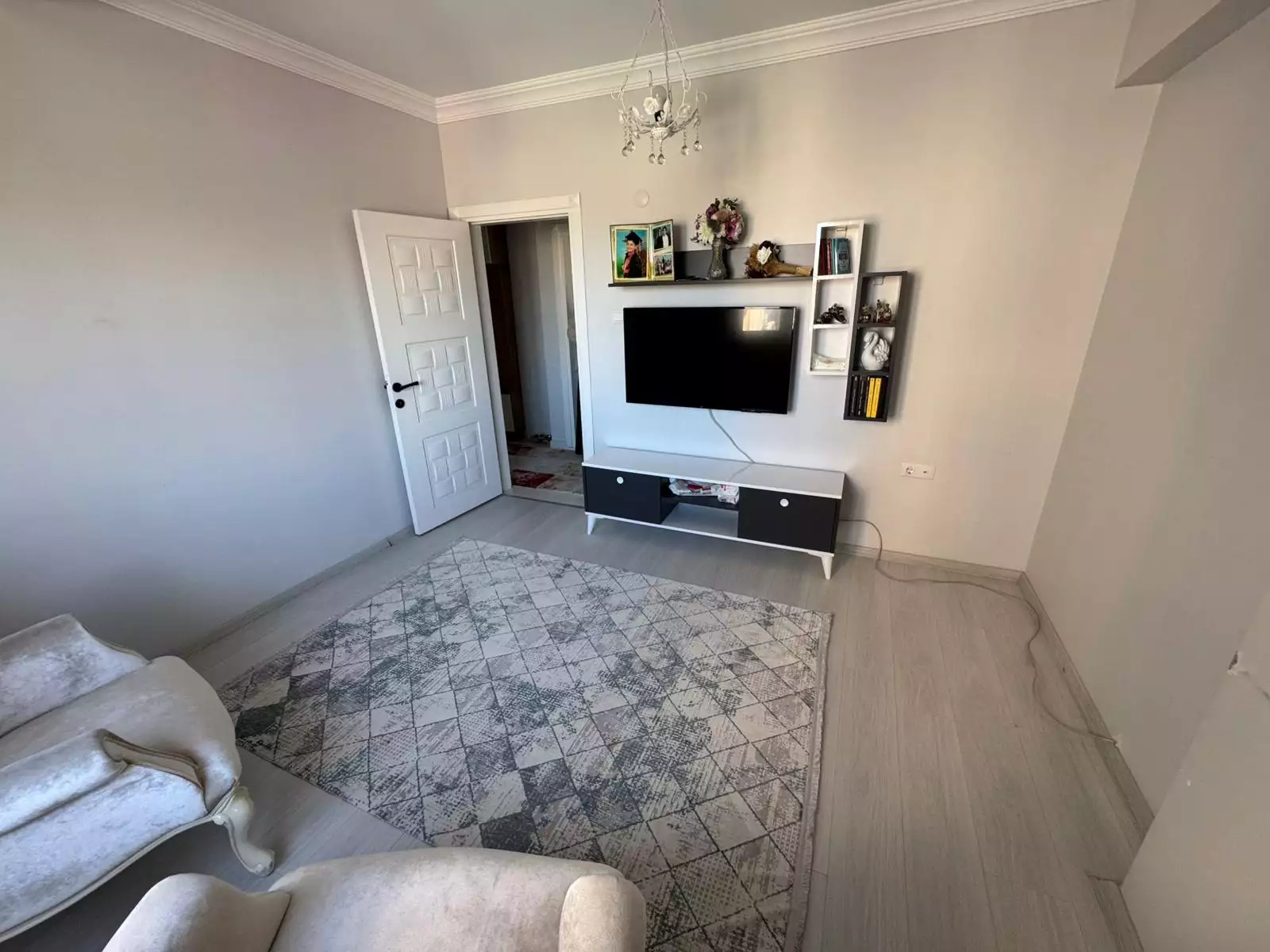 ESENTEPE MAHALLESİNDE 11 YILLIK BİNADA KİRALIK 3+1 DAİRE