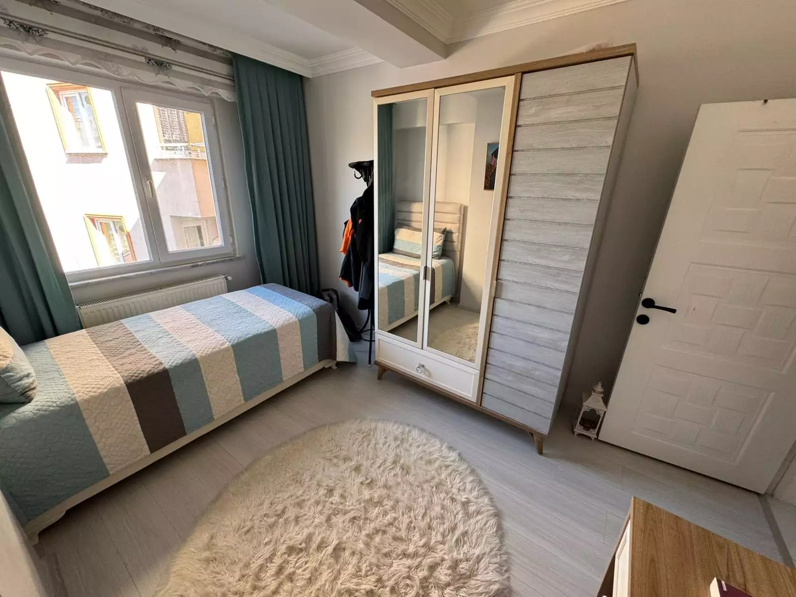 ESENTEPE MAHALLESİNDE 11 YILLIK BİNADA KİRALIK 3+1 DAİRE