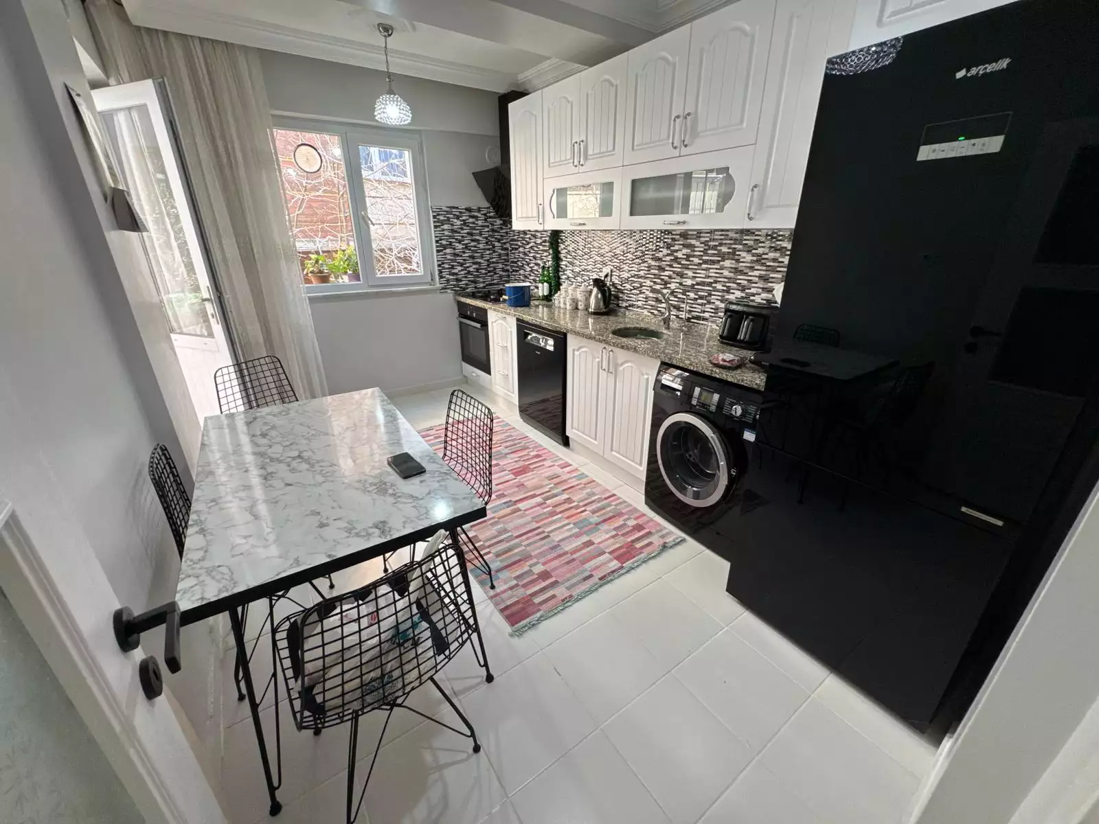 ESENTEPE MAHALLESİNDE 11 YILLIK BİNADA KİRALIK 3+1 DAİRE