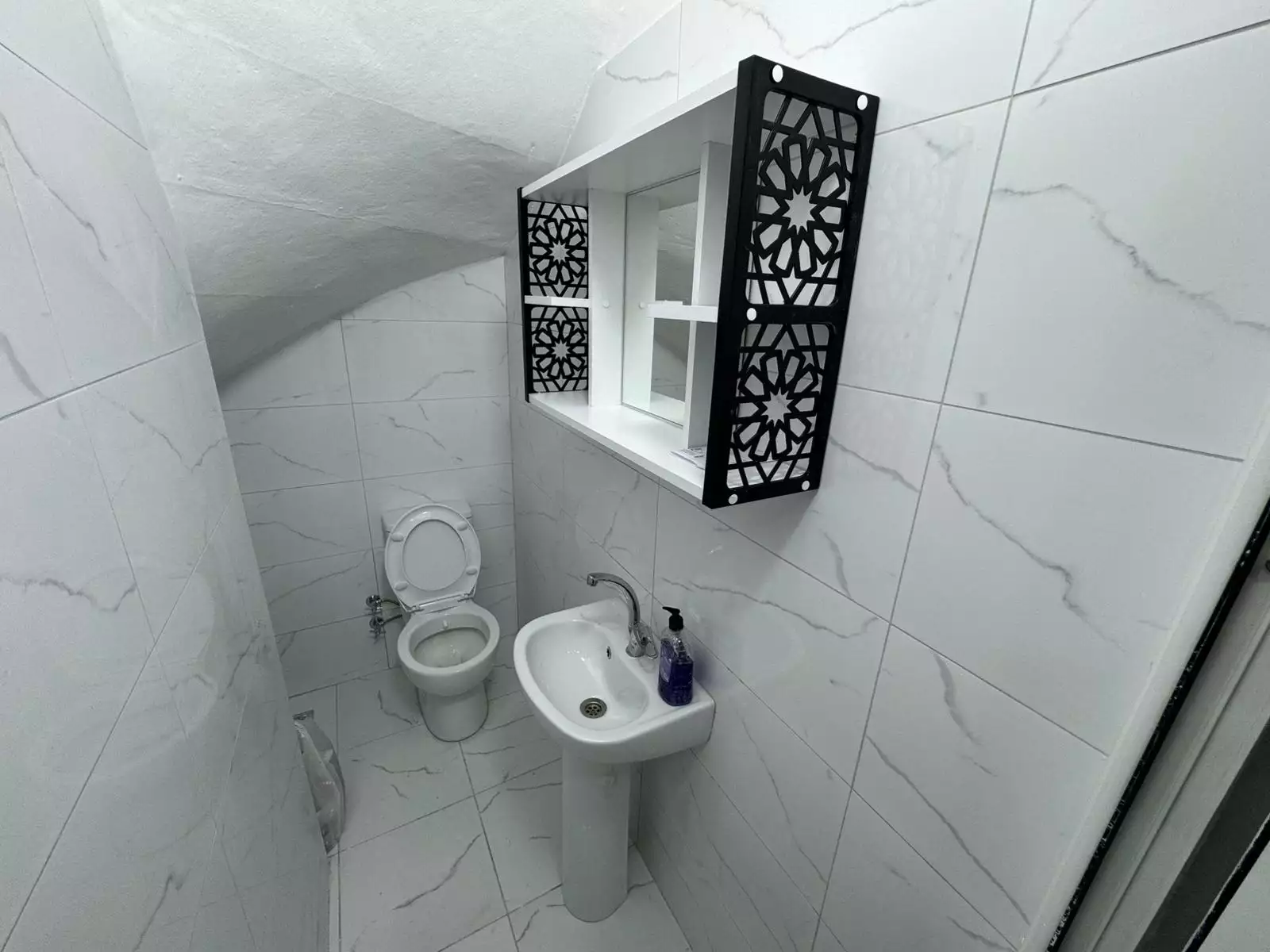 EŞYALI 2+1 KİRALIK DAİRE ÇELİKTEPE'DE 4 LEVENT METROYA 200 METRE