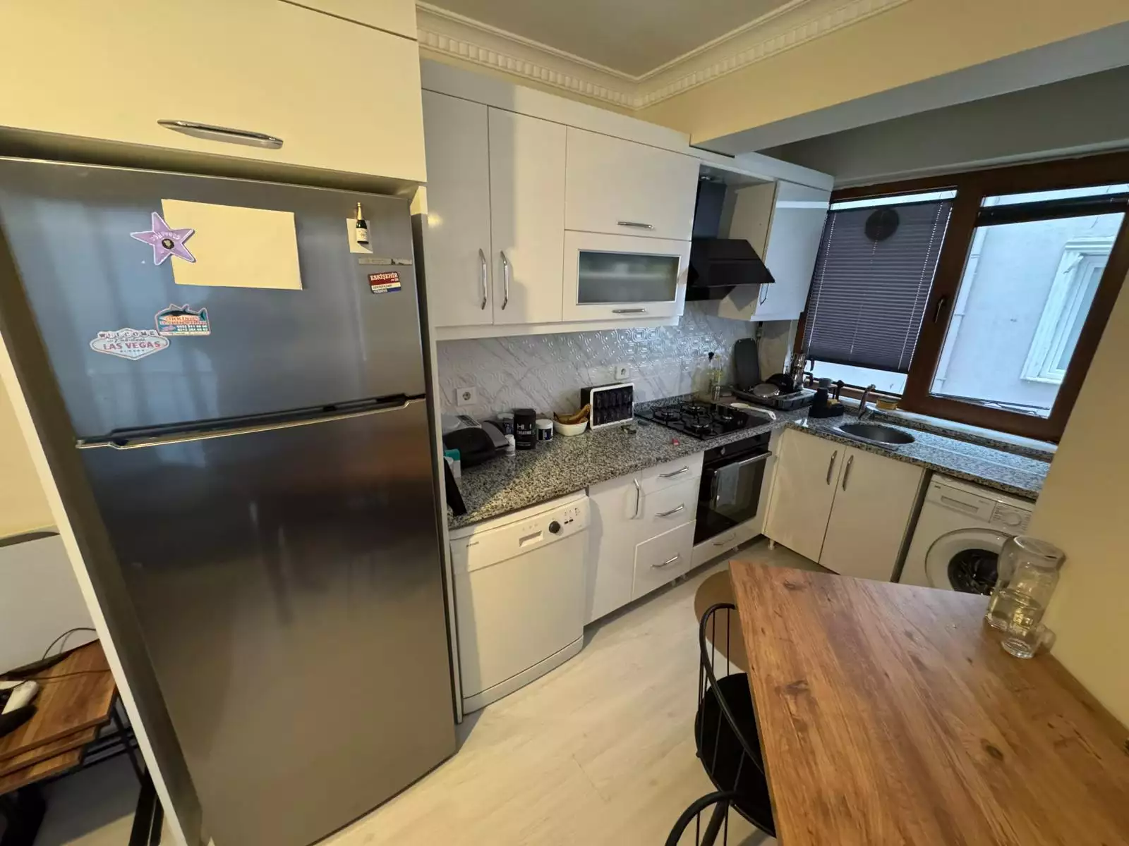 ORTABAYIRDA OTOPARKLI YENİ BİNADA SATILIK GENİŞ 1+1