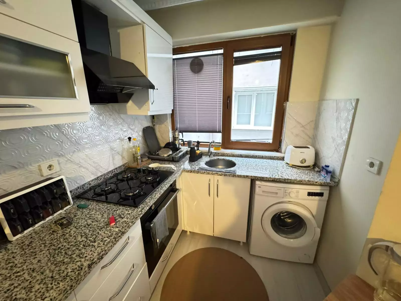 ORTABAYIRDA OTOPARKLI YENİ BİNADA SATILIK GENİŞ 1+1