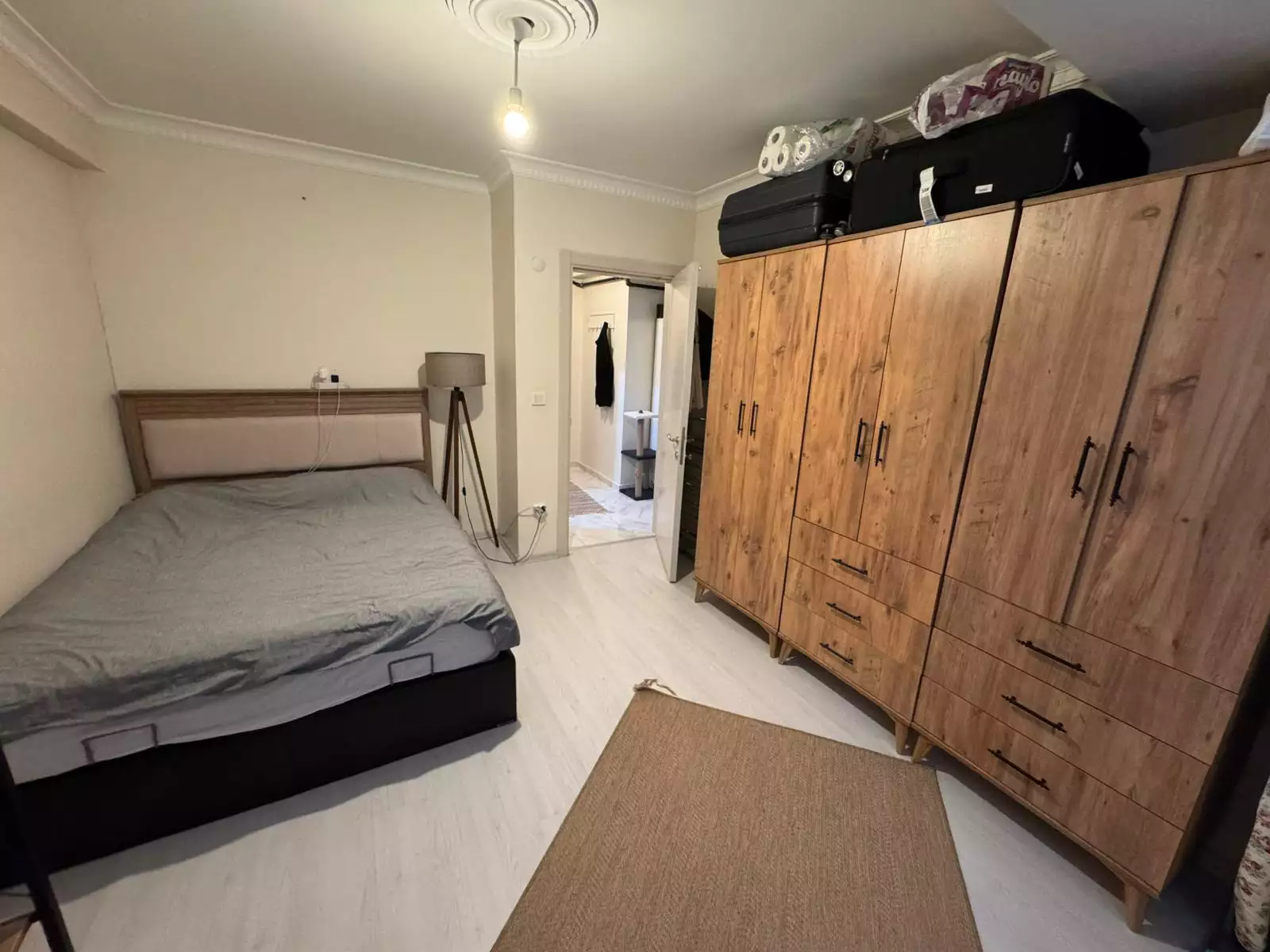 ORTABAYIRDA OTOPARKLI YENİ BİNADA SATILIK GENİŞ 1+1