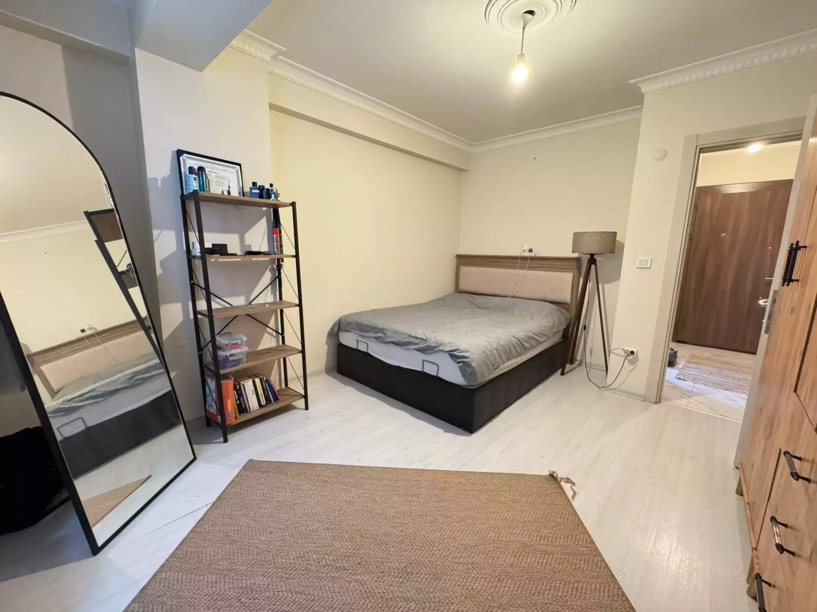 ORTABAYIRDA OTOPARKLI YENİ BİNADA SATILIK GENİŞ 1+1