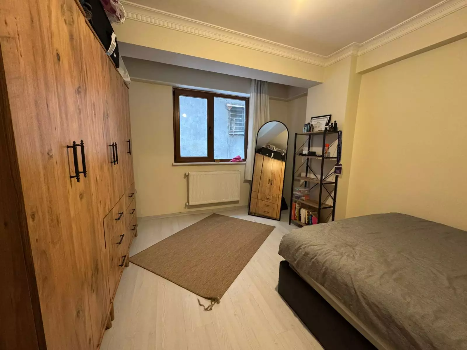 ORTABAYIRDA OTOPARKLI YENİ BİNADA SATILIK GENİŞ 1+1