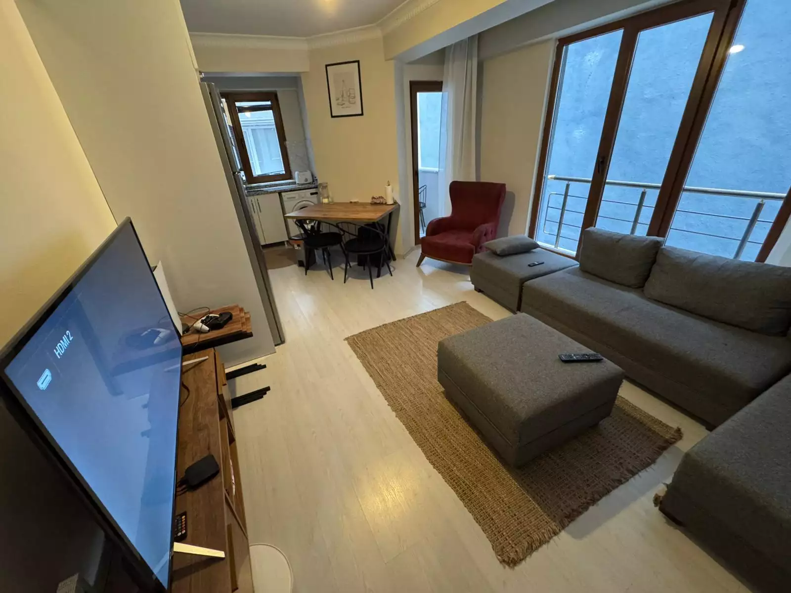 ORTABAYIRDA OTOPARKLI YENİ BİNADA SATILIK GENİŞ 1+1