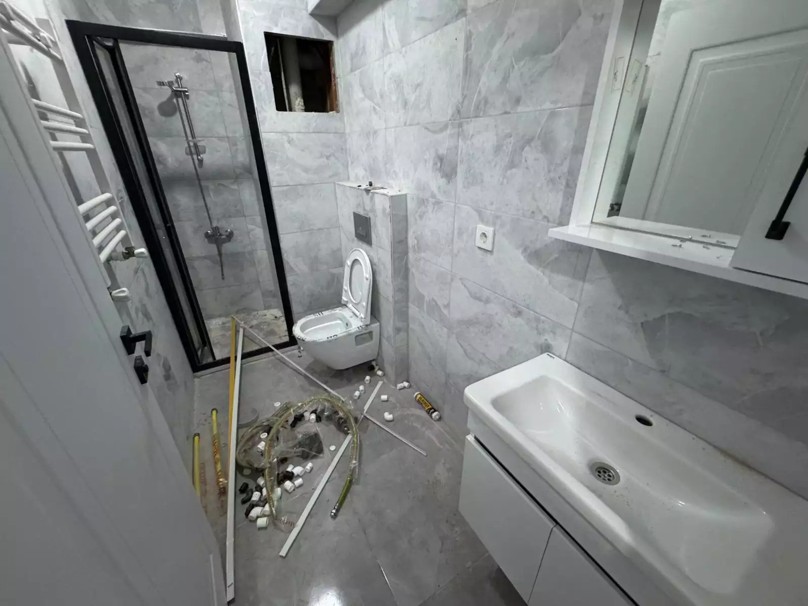 ORTABAYIRDA METROYA YAKIN YENİ BİNADA KİRALIK 2+1 DAİRE