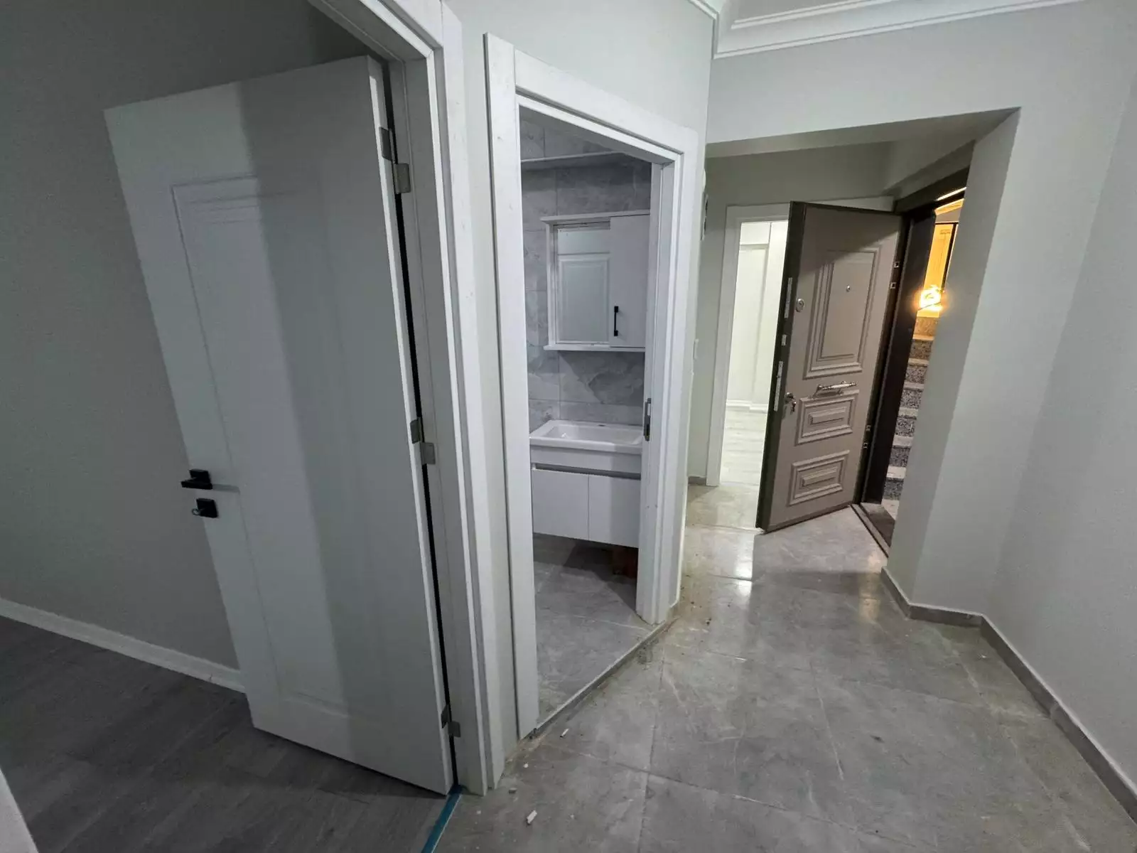 ORTABAYIRDA METROYA YAKIN YENİ BİNADA SATILIK 2+1 DAİRE