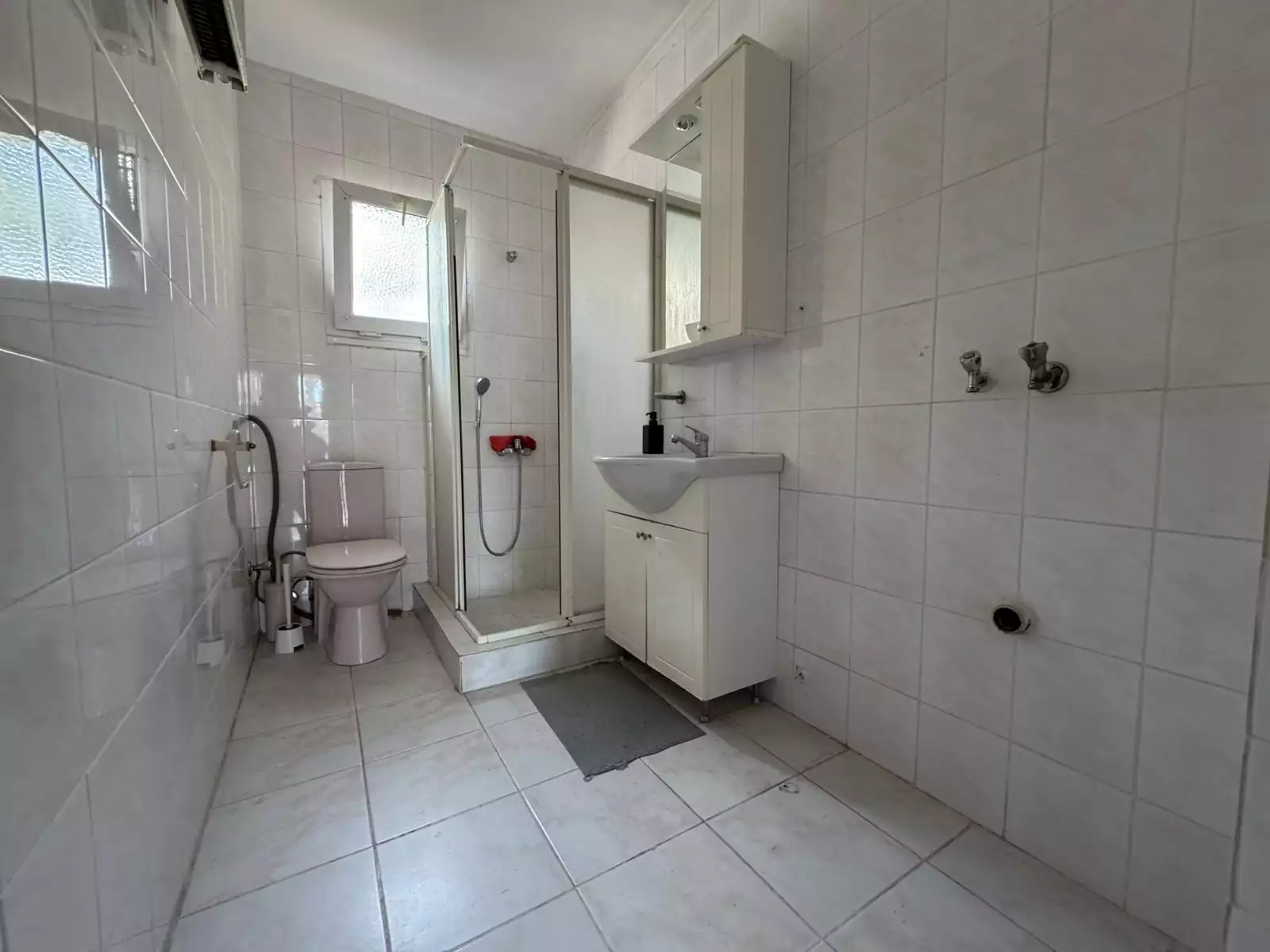 ARNAVUTKÖYDE LÜKS SİTELERİN ARASINDA KİRALIK 3+1 DUBLEKS DAİRE