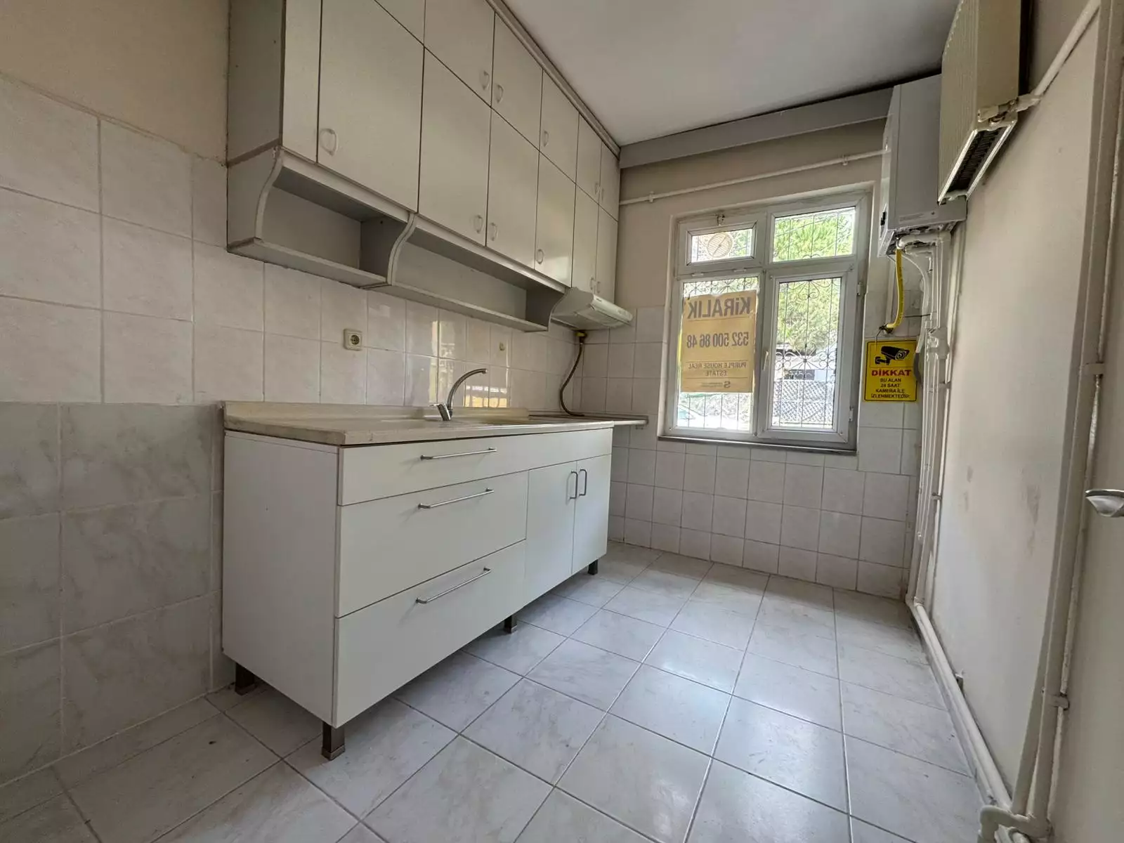 ARNAVUTKÖYDE LÜKS SİTELERİN ARASINDA KİRALIK 3+1 DUBLEKS DAİRE