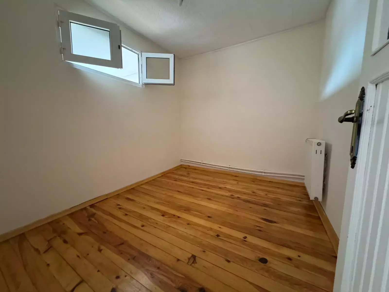 ARNAVUTKÖYDE LÜKS SİTELERİN ARASINDA KİRALIK 3+1 DUBLEKS DAİRE