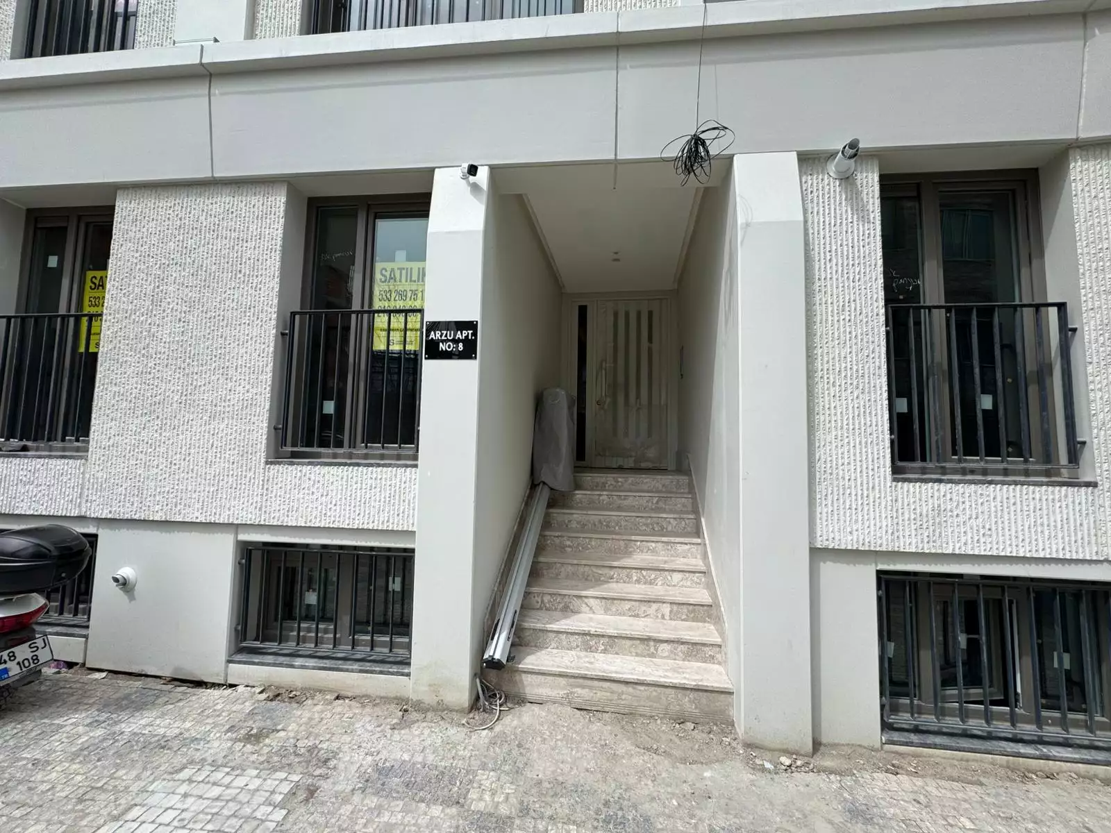 KADIKÖY'DE BOĞAYA 50 METRE UZAKLIKTA SIFIR BİNADA KİRALIK 2+1