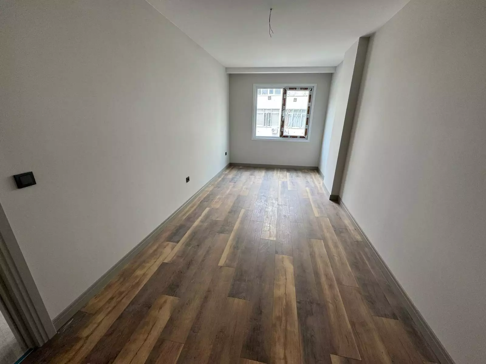 KADIKÖY'DE BOĞAYA 50 METRE UZAKLIKTA SIFIR BİNADA KİRALIK 2+1