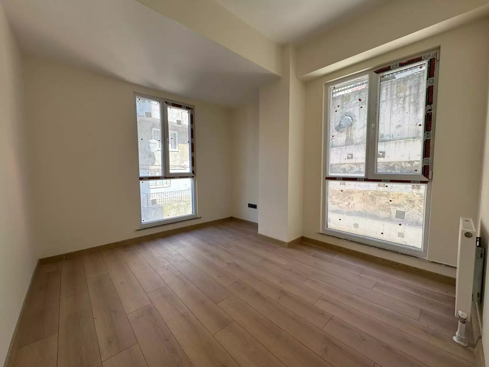 ZENİCON REZİDANSTA KİRALIK 2+1 DAİRE (OTOPARKLI)