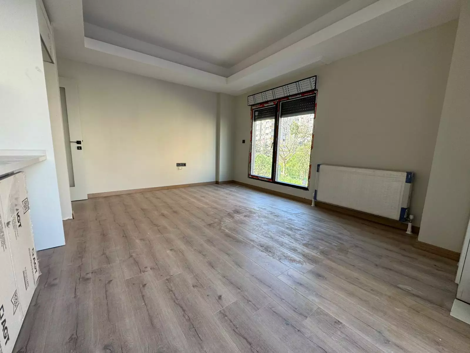 BEŞİKTAŞ DİKİLİTAŞTA YENİ BİNADA BAHÇELİ GENİŞ 1+1 SATILIK DAİRE