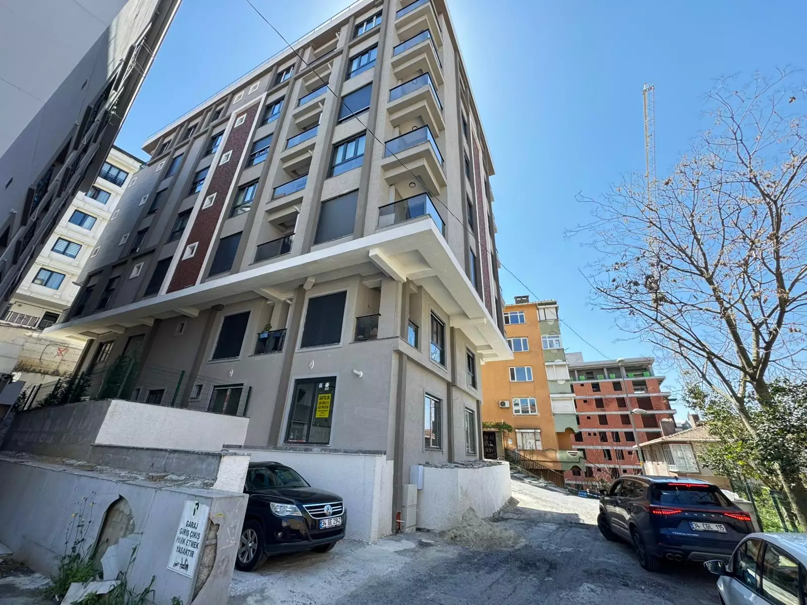 BEŞİKTAŞ DİKİLİTAŞTA YENİ BİNADA BAHÇELİ GENİŞ 1+1 SATILIK DAİRE